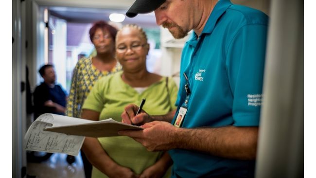 Duke Energy Florida provides free energy makeovers for income-eligible residents in selected Pine Hills neighborhoods