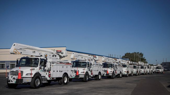 Duke Energy deploys line workers and support personnel from Indiana to assist power restoration after Hurricane Irma