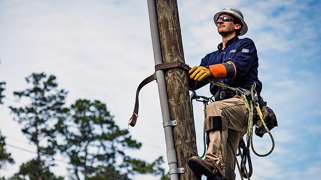 Duke Energy linemen win regional contest; advance to International Lineman's Rodeo
