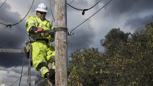 Duke Energy crews begin power restoration following Hurricane Debby, establish estimated time of restoration for Pinellas and Pasco counties 