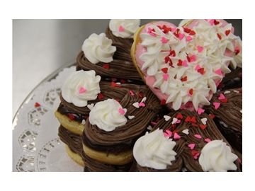 Culinary Corner: Heart Shaped Donut Cake