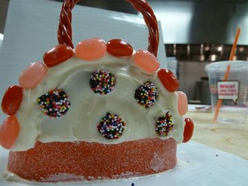 Dunkin’ DIY: Create Your Own Mother’s Day Donut Purse
