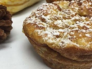 Dunksgiving Desserts: Croissant Donut Bread Pudding and Bold Breakfast Black™ Tea Crème Anglaise