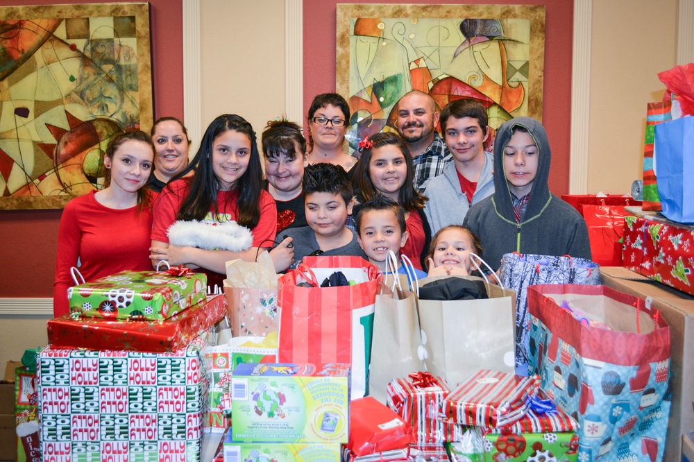 Dunkin’ Donuts Bringing Joy: Las Vegas DD Employees Bring Joy to Children with Annual Adopt-A-Family Program