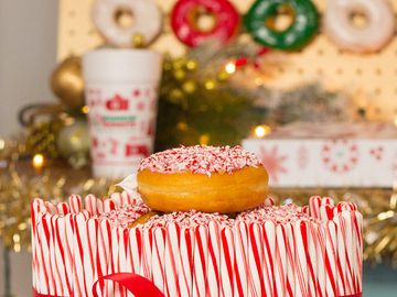 Get Festive With These Candy Cane Crunch Cake and Donut Wall Recipes from Cooking Panda