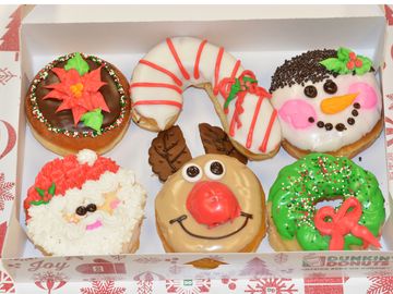 How a Local NY Donut Decorator Brings Holiday Magic to Our Donuts