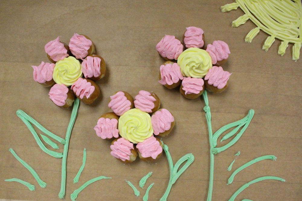 Culinary Corner: Flower Munchkins® Pull Apart Cake