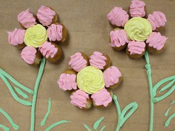 Culinary Corner: Flower Munchkins® Pull Apart Cake