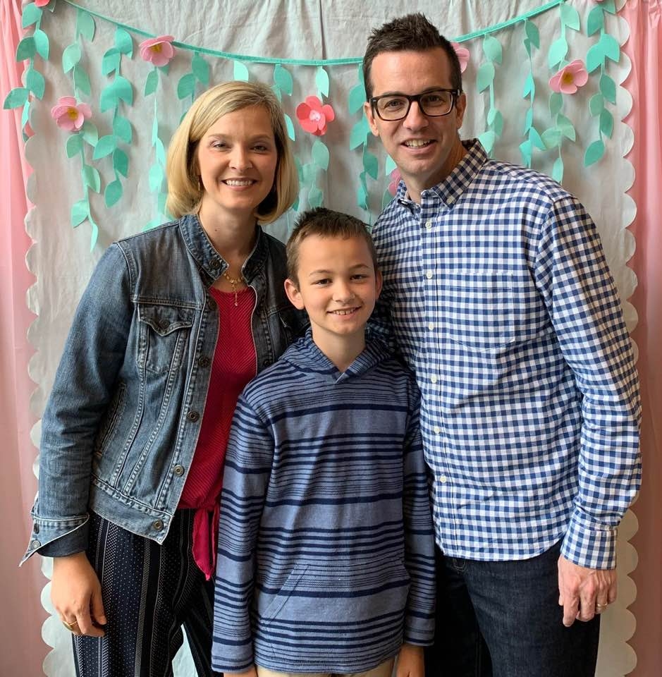 Local Kentucky Pastor and Son Pay It Forward at Dunkin’ In Honor of Late Wife