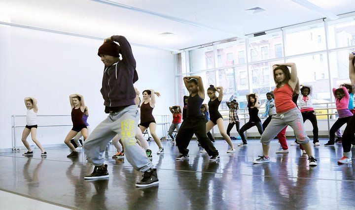 Ailey Extension Instructor Keith Alexander teaching hip-hop. Photo by Ruben Roncallo.