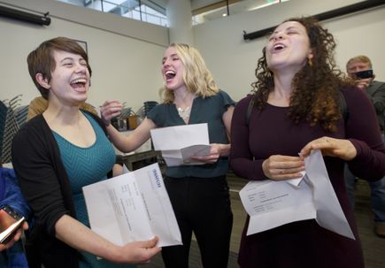 OHSU M.D. class of 2018 celebrates 100 percent match amid tears, hugs