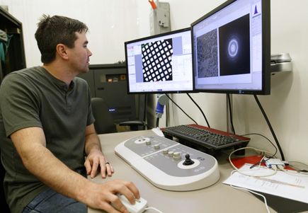 Cryo-EM