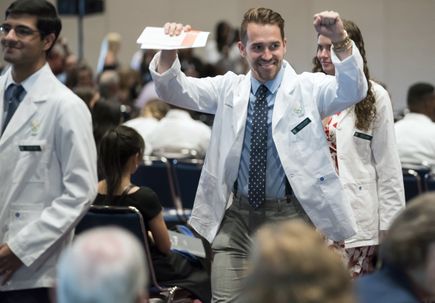 OHSU M.D. Class of 2023 dons their white coats, 'ushering in a ‘lifetime of public service’
