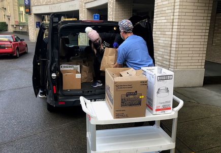 High-risk health care workers at OHSU receive meals from Portland restaurants