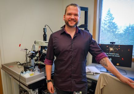 Dennis Weingarten, Ph.D., in Jackman Lab
