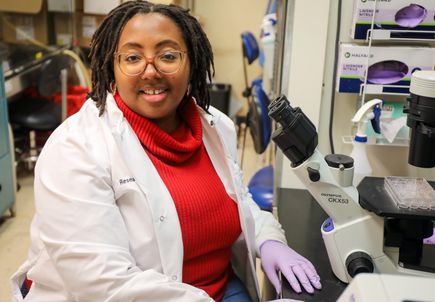 Alexis Gibson in Lab