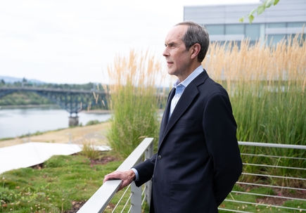 OHSU Knight Cancer Institute receives record $2 billion commitment from Phil and Penny Knight