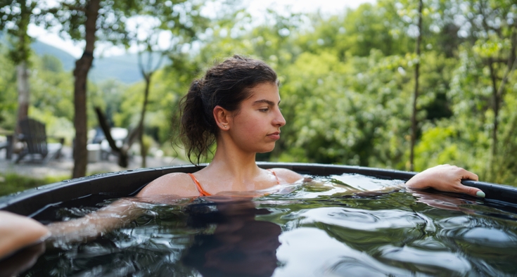 Heat and cold therapies are hot. Here’s what you need to know.