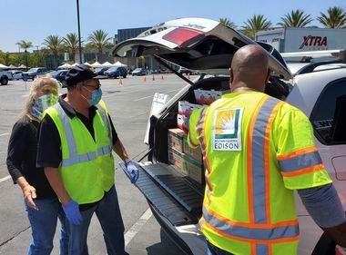 IBEW Local 47 Members, SCE Employees Help Feed Those in Need