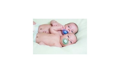 Less Weight Gain OK for Obese Women Expecting Twins: Study