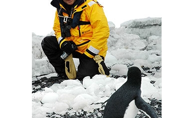 Alumni News: Answers on Ice