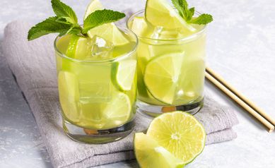 Green Tea Cooler with Papaya, Ginger and Lime