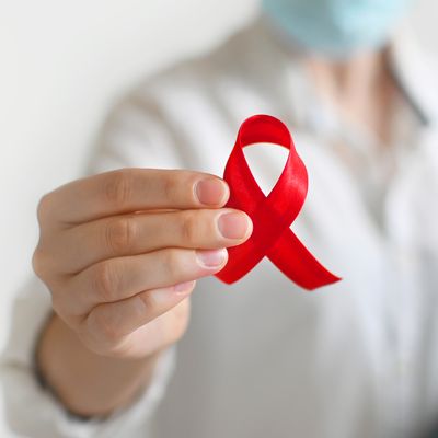 COVID Vaccine Development was Quick. What’s Holding HIV Back? 