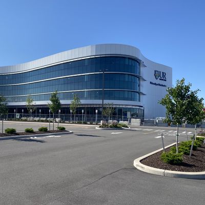 $30 Million Gift from Saunders Foundation Supports Department of Orthopaedics, School of Nursing