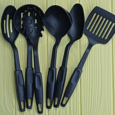 black plastics kitchen_11zon