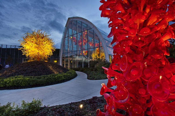 15-Chihuly-exteriornight-5616x3744