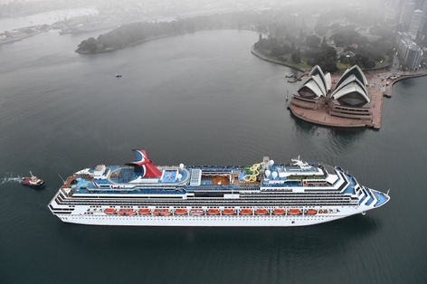 Carnival-Splendor-Sails-Near-Sydney-Opera-House