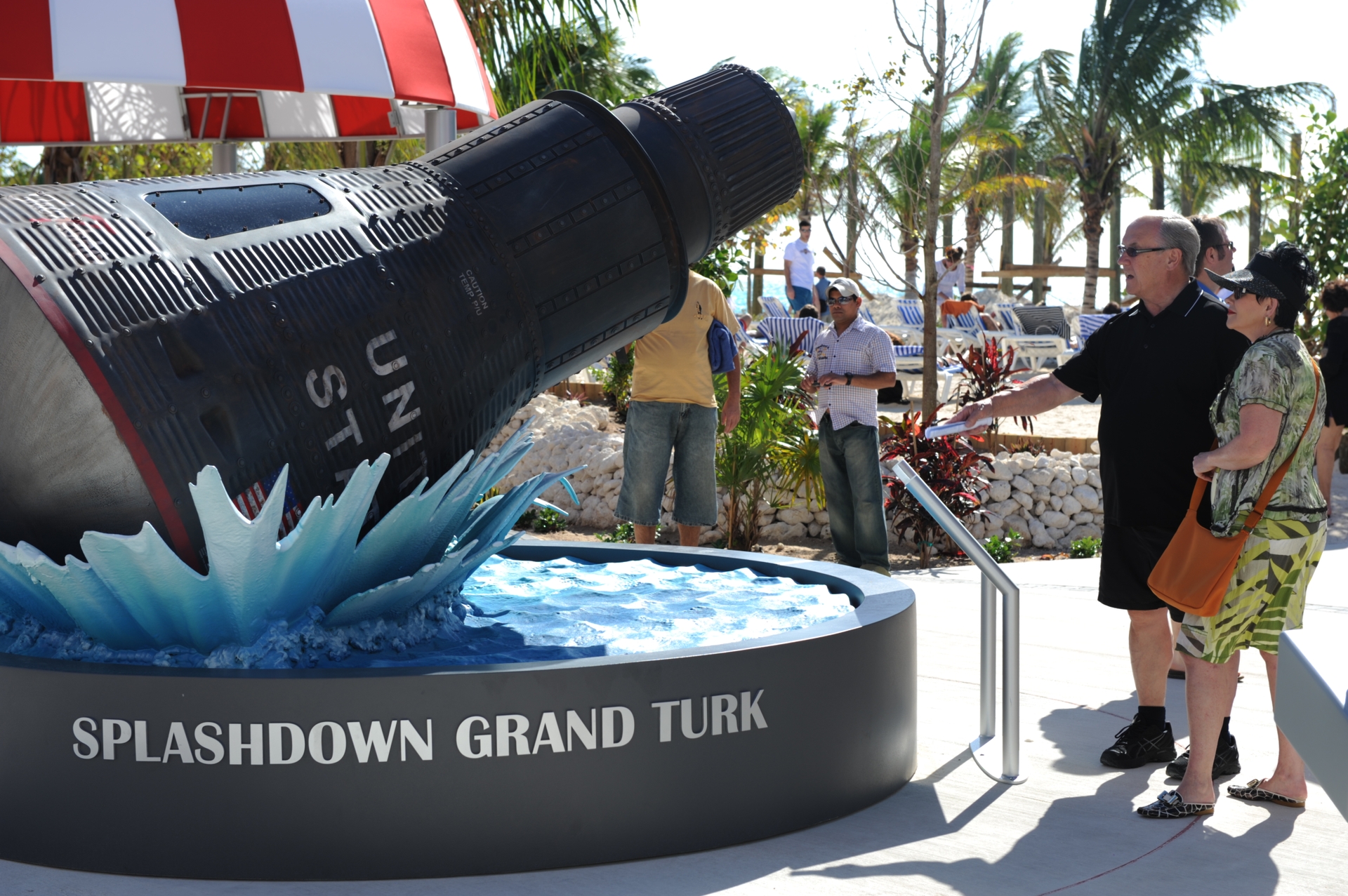 GrandTurkSplashdown1