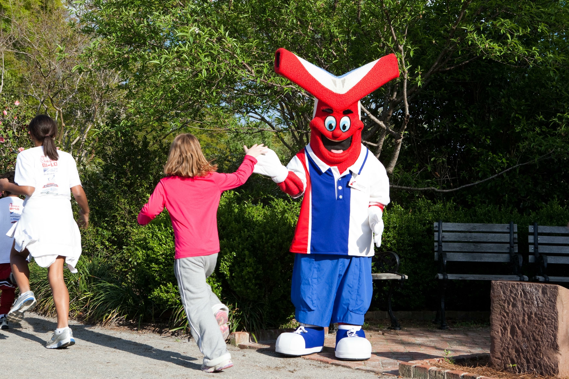 During the race, “Fun Ship" Freddy even stopped to cheer on the kids participating in the one mile race. 