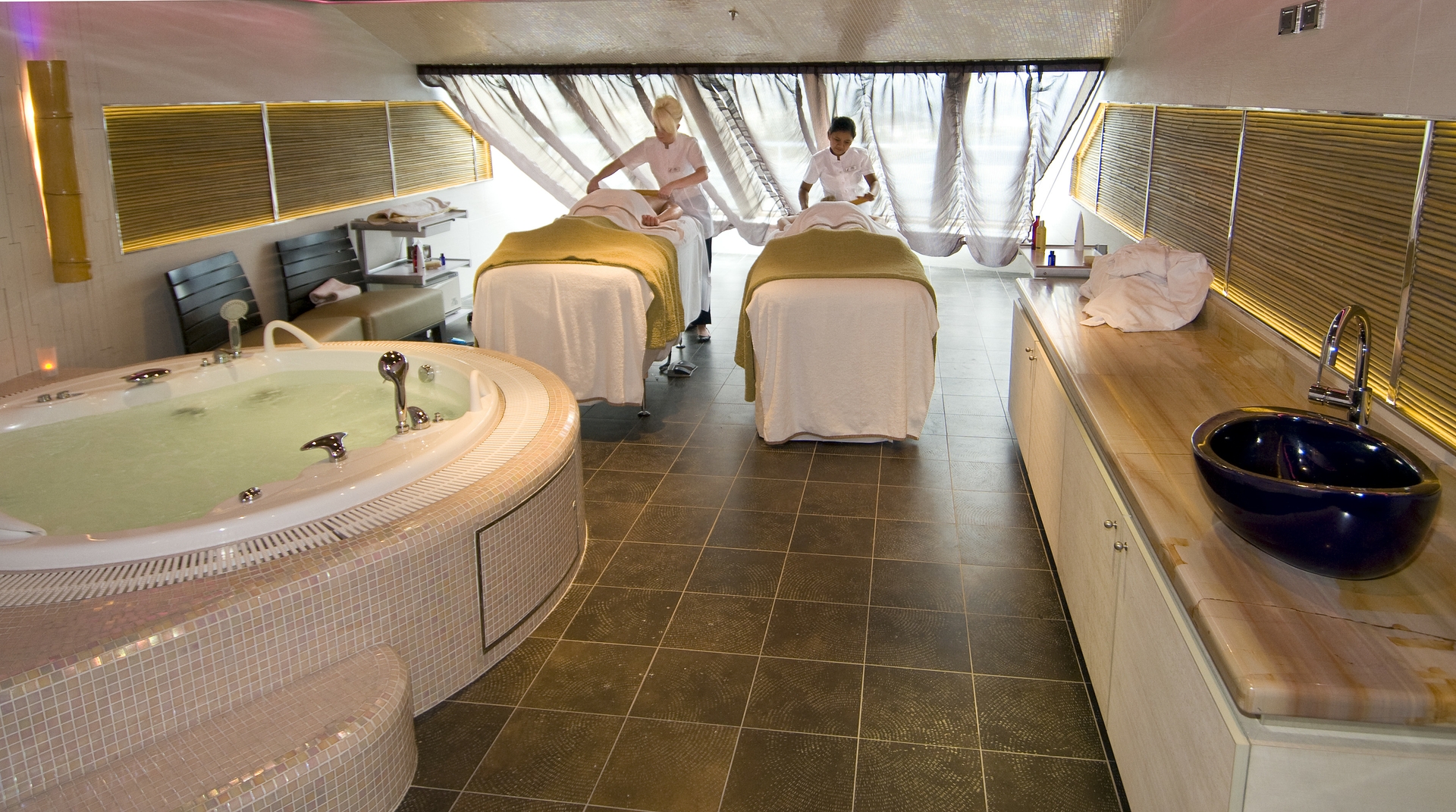 Carnival Magic Cloud 9 Spa