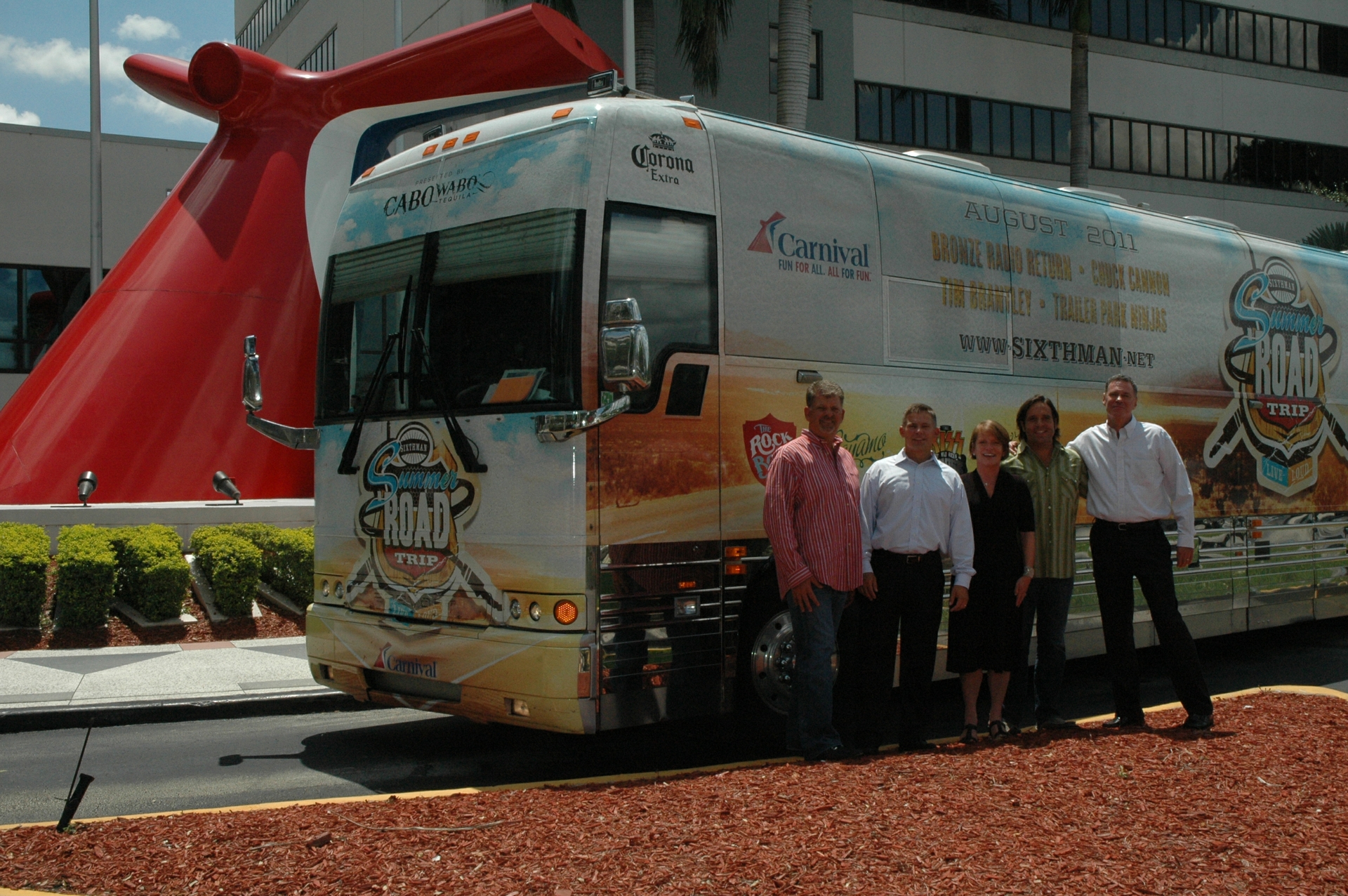 Sixthman Bus
