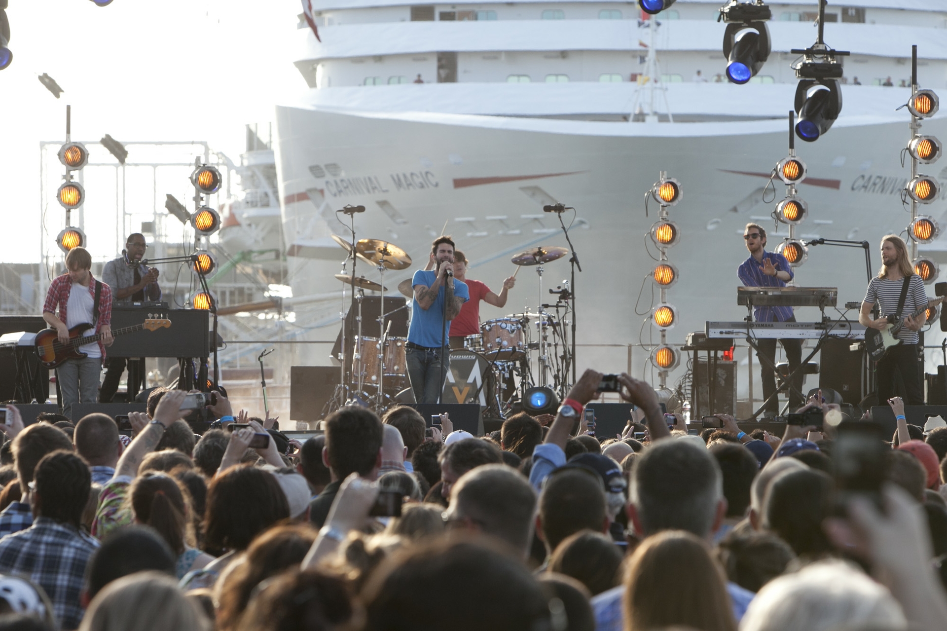 Maroon 5 Carnival Magic