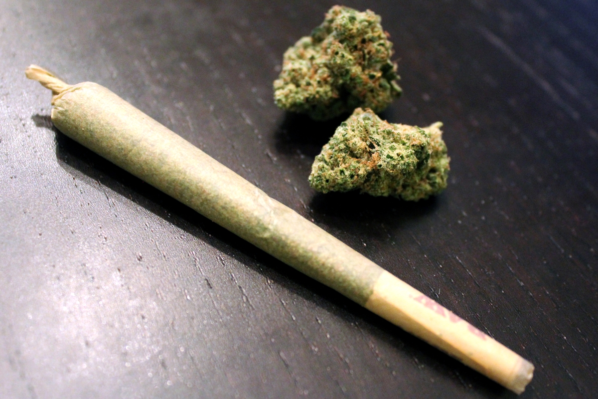 Marijuana-dried-cigarette
